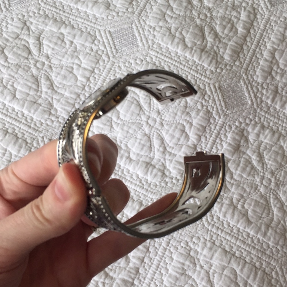Cuff watch - Picture 2 of 4